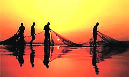 पाकिस्तानच्या कैदेतील ४८ भारतीय मच्छीमारांची सुटका पाकिस्तानच्या कैदेतील ४८ भारतीय मच्छीमारांची सुटका