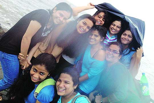 क्लिक : पी. चैतन्य क्लिक : पी. चैतन्य