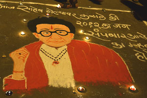 ‘त्रिपुरारी’च्या दिव्यांनी पंचगंगेचा घाट उजळला