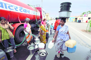 धुळ्याच्या पाणी टंचाईवर कायमस्वरूपी उपायांची गरज धुळ्याच्या पाणी टंचाईवर कायमस्वरूपी उपायांची गरज