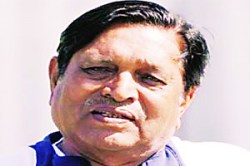 आठवडय़ाची मुलाखत : घरच्या मैदानावर भारताने गाफील राहू नये!