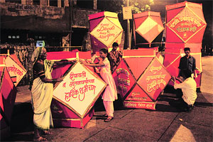 दिवाळी आली, घाऊक बाजारपेठ नटली