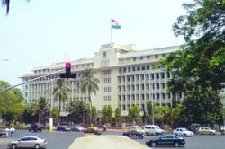 अभ्यासू राणे आणि नापास मंत्रिमंडळ