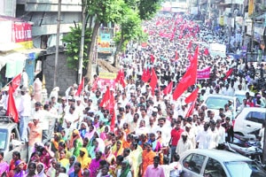 बांधकाम कामगारांचा मोर्चा