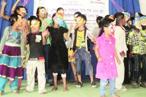 यश फाऊंडेशनमुळे एचआयव्हीग्रस्त मुलांच्या जीवनात आशा यश फाऊंडेशनमुळे एचआयव्हीग्रस्त मुलांच्या जीवनात आशा