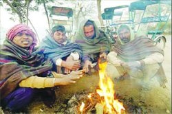 राज्याला हुडहुडी