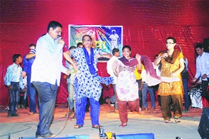 अंबरनाथमध्ये अपंगांनी साजरी केली दिवाळी!