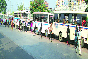 ठाण्यात रुजतोय सार्वजनिक वाहतुकीचा खासगी मार्ग