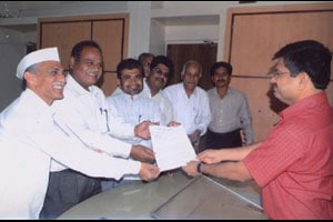 सोलापूरचा सोनांकुर कत्तलखाना तातडीने बंद करण्याची मागणी