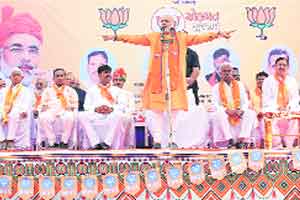 पंतप्रधानांना आवाहन देण्यासाठी मोदींनी घेतला फेसबुक अटकेचा आधार