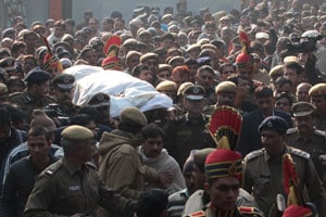 धावताना स्वत:च पडले होते सुभाष तोमर; प्रत्यक्षदर्शीचा दावा धावताना स्वत:च पडले होते सुभाष तोमर; प्रत्यक्षदर्शीचा दावा