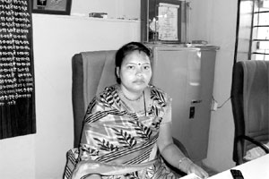 ..आणि ‘बाटली आडवी’ झाली