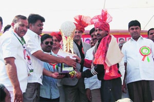 महापौर चषक मॅरेथॉन स्पर्धेत कोल्हापूरच्या दीपकची बाजी