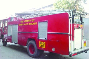 अग्निशमन दलाला नाताळचे वेध ; मुंबई वाऱ्यावर सोडून अधिकारी रजेवर अग्निशमन दलाला नाताळचे वेध ; मुंबई वाऱ्यावर सोडून अधिकारी रजेवर