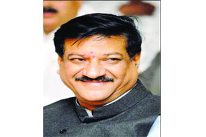 विदर्भाच्या वाटय़ाचा निधी अन्यत्र वळविला जाणार नाही