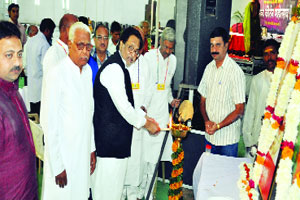 पं.हृदयनाथ मंगेशकरांच्या गायनाने कीर्तन महोत्सवाचा समारोप
