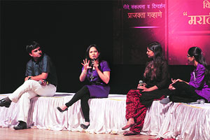 ब्रेथलेस गीताचा समावेश असलेल्या ‘कण्हेरीची फुले’ अल्बमचे प्रकाशन ब्रेथलेस गीताचा समावेश असलेल्या ‘कण्हेरीची फुले’ अल्बमचे प्रकाशन