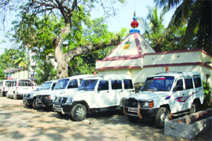 तहसीलदारांचा शासकीय वाहनांवर बहिष्कार तहसीलदारांचा शासकीय वाहनांवर बहिष्कार