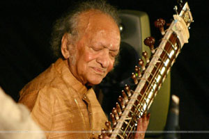पंडित रविशंकर यांच्या स्मरणार्थ श्रद्धांजली सभांचे आयोजन