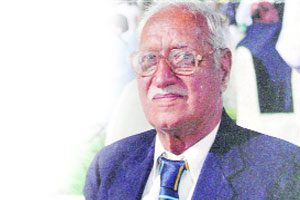 जुन्या पिढीतील क्रिकेटपटू भाऊसाहेब निंबाळकर यांचे निधन