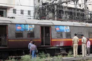 डॉकयार्ड रोड दुर्घटना : रेल्वेविरुद्ध अद्याप गुन्हा नाही