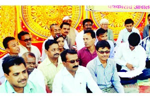 पत्रकार संरक्षणासाठी धरणे आंदोलन
