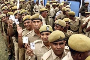 आरोप-प्रत्यारोपांचा ‘गरबा’ जोरात! आरोप-प्रत्यारोपांचा ‘गरबा’ जोरात!