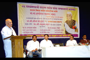 ‘यशवंतराव चव्हाणांना जाणून घेण्याची अमेरिकेतही ओढ’