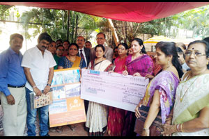 महिलांच्या आर्थिक सक्षमीकरणाचा ‘स्माईल’! महिलांच्या आर्थिक सक्षमीकरणाचा ‘स्माईल’!