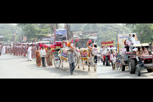 यशवंतरावांच्या जन्मशताब्दीनिमित्त चित्ररथ, ग्रंथदिंडीसह शोभायात्रा