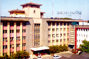 अधिकारी रुजू न झाल्यामुळे शिक्षण मंडळातील पद रिकामे