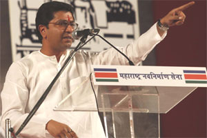 दुष्काळ निसर्गामुळे पडला कि सरकारमुळे; जालन्यातील सभेत राज ठाकरेंचा सवाल