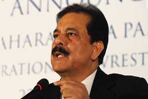 सुब्रतो रॉय यांच्या अटकेसाठी सेबीची याचिका सुब्रतो रॉय यांच्या अटकेसाठी सेबीची याचिका