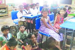 शिक्षणप्रवाहाबाहेरील मुलांना विद्येचे बाळकडू! शिक्षणप्रवाहाबाहेरील मुलांना विद्येचे बाळकडू!