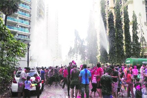 गोकुळाष्टमी, धुळवडीची ‘बापू’गिरी