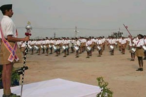 बांगलादेशी मुस्लिमांची वाढती घुसखोरी भारतासाठी धोकादायक बांगलादेशी मुस्लिमांची वाढती घुसखोरी भारतासाठी धोकादायक