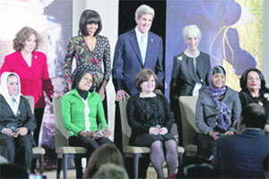 आंतरराष्ट्रीय महिला धैर्य पुरस्कार देऊन लैंगिक अत्याचार व स्त्री हक्क उल्लंघनाच्या विरोधात काम करणाऱ्या स्त्रियांना सन्मानित करण्यात आले. आंतरराष्ट्रीय महिला धैर्य पुरस्कार देऊन लैंगिक अत्याचार व स्त्री हक्क उल्लंघनाच्या विरोधात काम करणाऱ्या स्त्रियांना सन्मानित करण्यात आले.