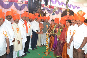 महालक्ष्मी मंदिरातील प्रथांबाबत उठसूठ आंदोलन करणे चुकीचे- दिवाकर रावते महालक्ष्मी मंदिरातील प्रथांबाबत उठसूठ आंदोलन करणे चुकीचे- दिवाकर रावते