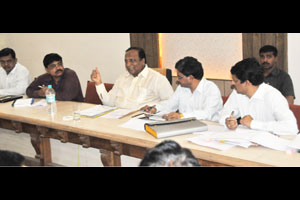 राष्ट्रीय पेयजल योजना प्राधान्याने पूर्ण कराव्यात राष्ट्रीय पेयजल योजना प्राधान्याने पूर्ण कराव्यात