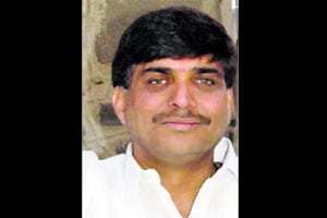 पर्वतीत आबा बागूल यांची बंडखोरी कायम पर्वतीत आबा बागूल यांची बंडखोरी कायम