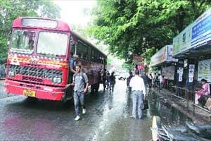 बसथांबा जाहिरात घोटाळा; तातडीने चौकशी समिती नियुक्त