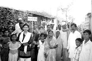 थेंब थेंब पाण्यासाठी थेंब थेंब पाण्यासाठी