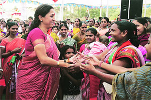 राजकारणातील महिला आरक्षण सामाजिक परिवर्तनासाठीच