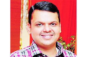 महालमधील वाडय़ावरची ‘हुकुमत’आता फडणवीसांच्या बंगल्यावर..!