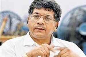 अजितदादा-पतंगरावांनी लाटलेल्या जमिनींविषयीची माहिती जनतेला द्यावी