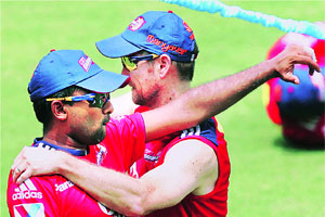 घरच्या मैदानावर विजयाची आशा घरच्या मैदानावर विजयाची आशा