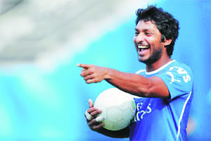 सनरायजर्सची विजयाची पहाट उगवणार का? सनरायजर्सची विजयाची पहाट उगवणार का?