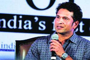 निवृत्तीबाबतच्या इतरांच्या सूचनांकडे मी अजिबात लक्ष देत नाही -सचिन निवृत्तीबाबतच्या इतरांच्या सूचनांकडे मी अजिबात लक्ष देत नाही -सचिन