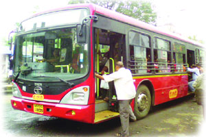 जुन्याच ठेकेदाराच्या बस चालविण्यास मान्यता द्या जुन्याच ठेकेदाराच्या बस चालविण्यास मान्यता द्या