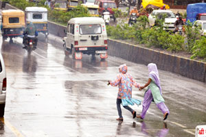 सोलापुरात वरुणराजाचे पुनरागमन सोलापुरात वरुणराजाचे पुनरागमन